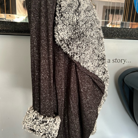 Women's Black Sweater with Gray Fur Trim - Picture 4 of 6